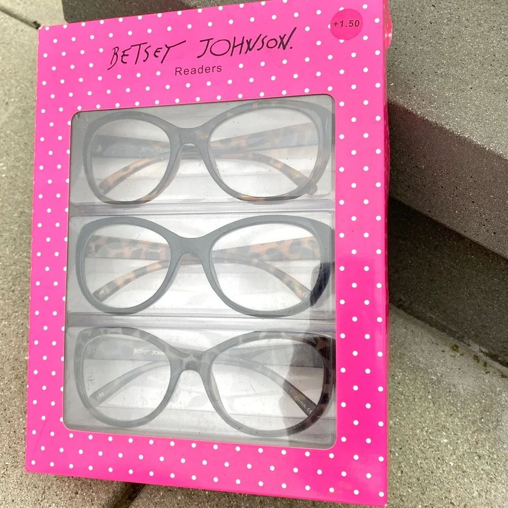 BETSEY JOHNSON readers 1.50 reading glasses cats eye tortoiseshell print set 3pc